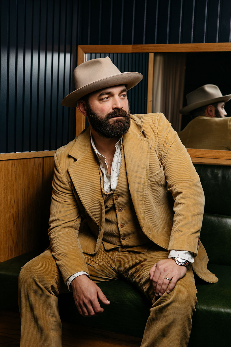 Drew Holcomb & The Neighbors portrait