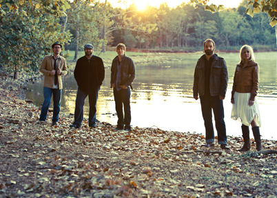 Drew Holcomb & The Neighbors photo 1