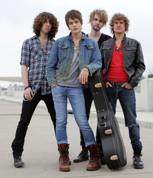 Tyler Bryant photo 5